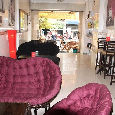 Riverside Backpackers Phnom Penh Exterior foto