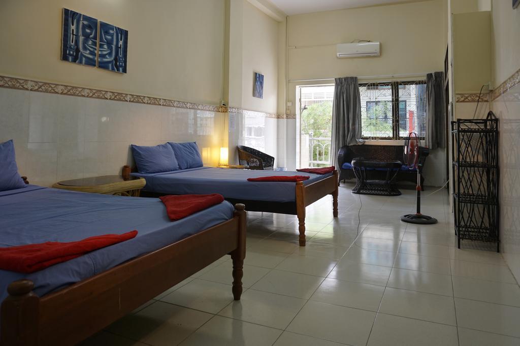Riverside Backpackers Phnom Penh Quarto foto