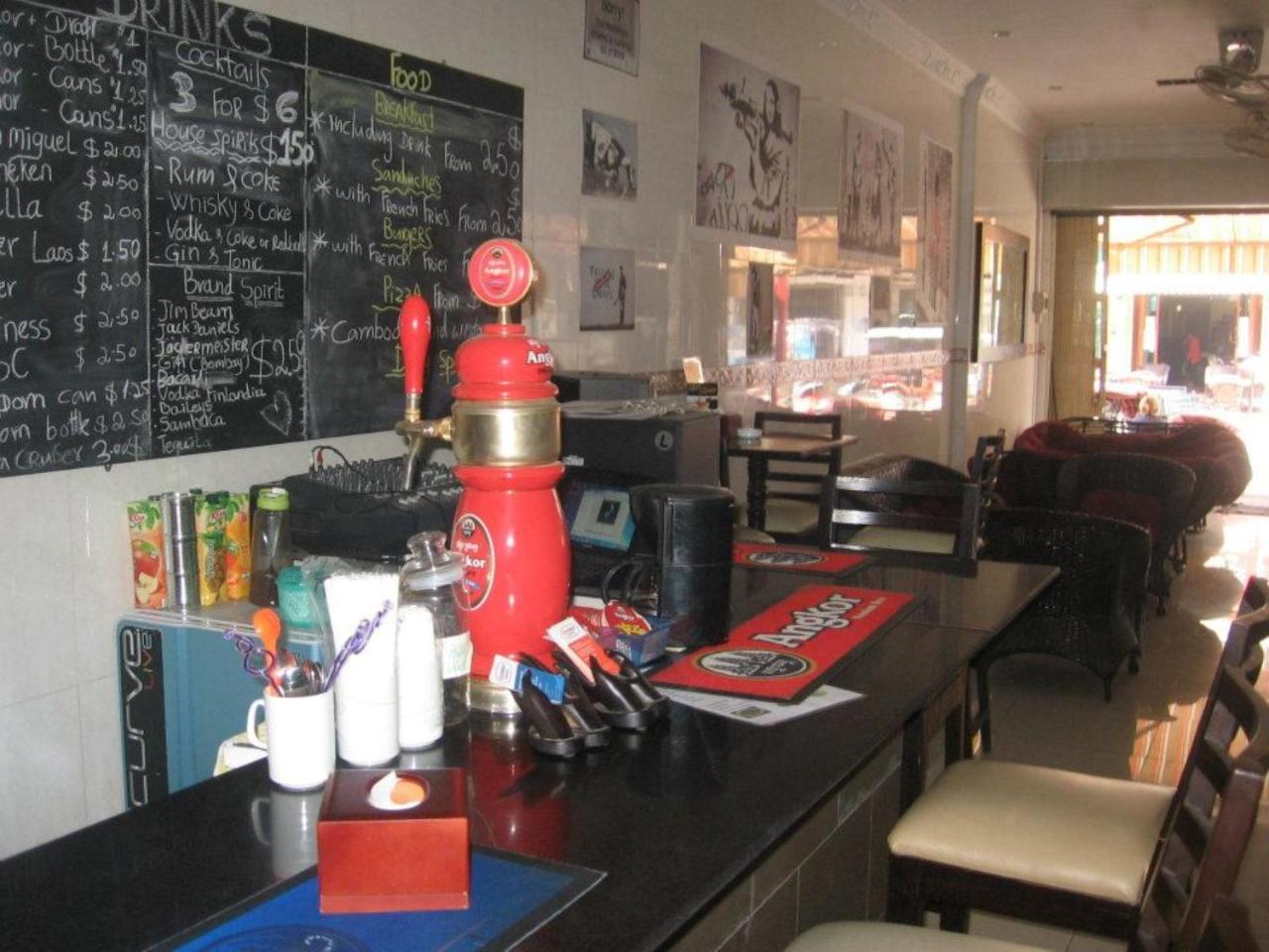 Riverside Backpackers Phnom Penh Quarto foto